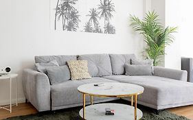 Global Living - Design Apartment I Central I Beamer I Kitchen I Terrace I Berlin